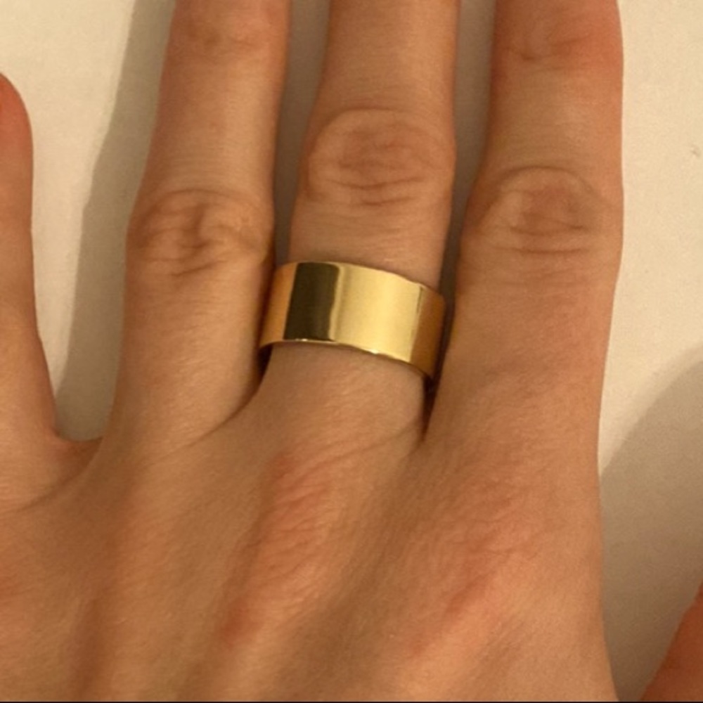 Eklexic BRAND NEW gold flat ring